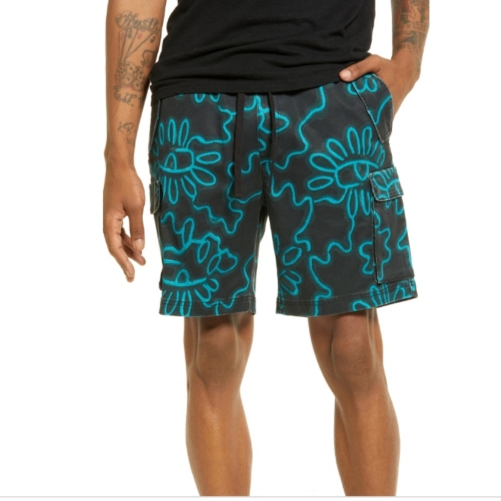 Nordstrom Cristina Martinez  Print Cargo Shorts Black Iris Bud Blur, siz medium